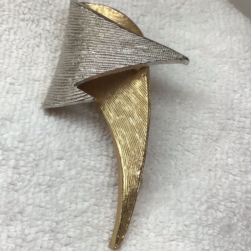 Vintage Elegant Gold and Silver plated  Women's Jewelry Brooch by Michele Lynn